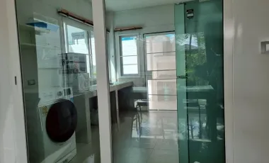 Corner unit house for rent and sale near by
