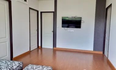 Corner unit house for rent and sale near by
