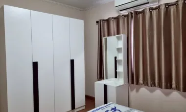 Corner unit house for rent and sale near by