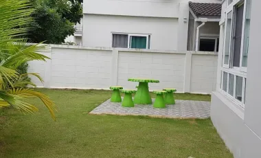 Corner unit house for rent and sale near by