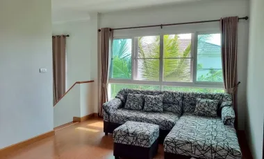 Corner unit house for rent and sale near by