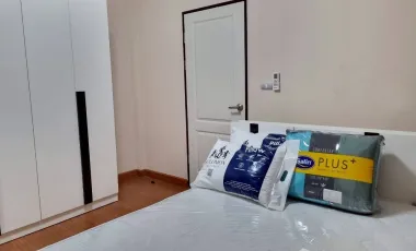Corner unit house for rent and sale near by