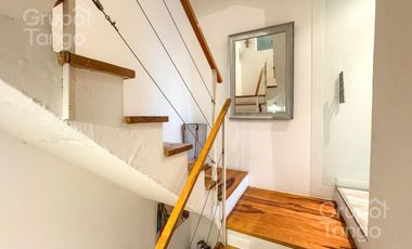 Venta PH Villa Urquiza Frente 3 ambientes Cochera 4 pisos