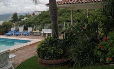 OPORTUNIDAD!! ESTUPENDA CASA A LA VENTA  EN 