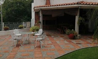 OPORTUNIDAD!! ESTUPENDA CASA A LA VENTA  EN 