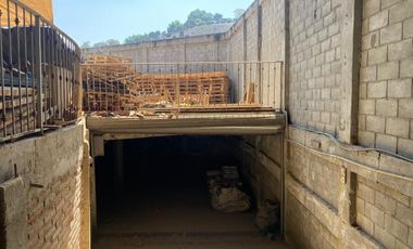 Bodega con amplio Terreno