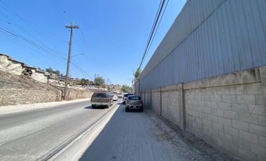 Bodega con amplio Terreno