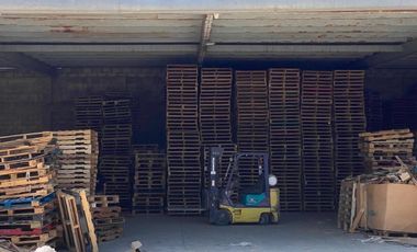 Bodega con amplio Terreno
