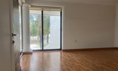 Casa en Renta en Jardines del campestre