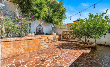 Casa en Venta en San Miguel – Rooftop, Garaje y a 15 Minutos del Centro