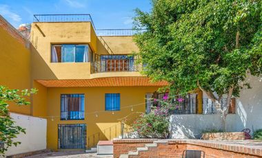 Casa en Venta en San Miguel – Rooftop, Garaje y a 15 Minutos del Centro