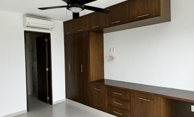 CASA CON ALBERCA Y PANELES VENTA/RENTA EN LOMAS DEL SOL