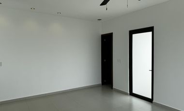 CASA CON ALBERCA Y PANELES VENTA/RENTA EN LOMAS DEL SOL