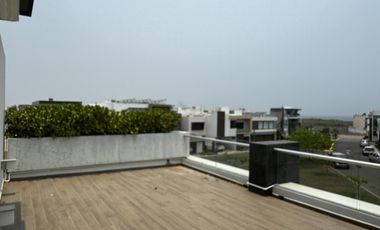 CASA CON ALBERCA Y PANELES VENTA/RENTA EN LOMAS DEL SOL
