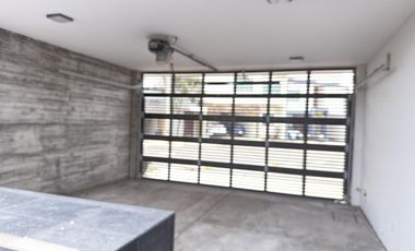 CASA CON ALBERCA Y PANELES VENTA/RENTA EN LOMAS DEL SOL