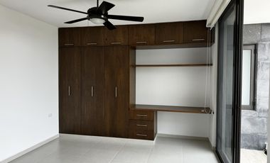 CASA CON ALBERCA Y PANELES VENTA/RENTA EN LOMAS DEL SOL