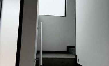 CASA CON ALBERCA Y PANELES VENTA/RENTA EN LOMAS DEL SOL