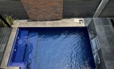 CASA CON ALBERCA Y PANELES VENTA/RENTA EN LOMAS DEL SOL