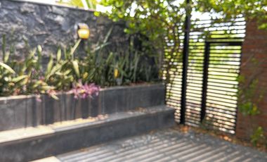 CASA CON ALBERCA Y PANELES VENTA/RENTA EN LOMAS DEL SOL