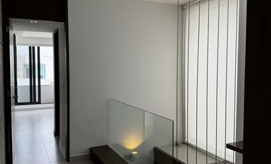 CASA CON ALBERCA Y PANELES VENTA/RENTA EN LOMAS DEL SOL