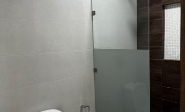 CASA CON ALBERCA Y PANELES VENTA/RENTA EN LOMAS DEL SOL