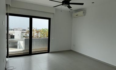 CASA CON ALBERCA Y PANELES VENTA/RENTA EN LOMAS DEL SOL