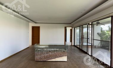Residencia en Fraccionamiento Bosques de Niebla