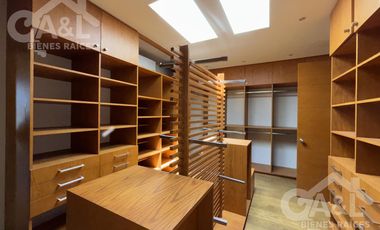 Residencia en Fraccionamiento Bosques de Niebla