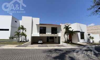 Residencia en Fraccionamiento Bosques de Niebla