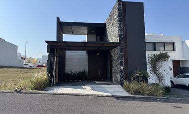 CASA EN VENTA/RENTA EN LOMAS DE LA RIOJA/ PINTORES