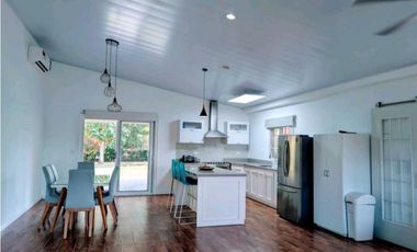 SE ALQUILA HERMOSA CASA DE PLAYA EN SANTA CLARA NORTE. COCLÉ