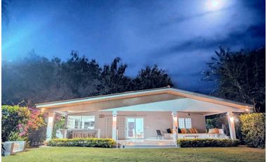 SE ALQUILA HERMOSA CASA DE PLAYA EN SANTA CLARA NORTE. COCLÉ