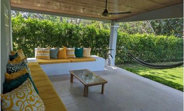 SE ALQUILA HERMOSA CASA DE PLAYA EN SANTA CLARA NORTE. COCLÉ