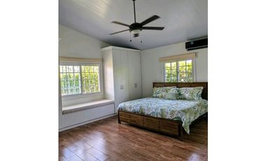 SE ALQUILA HERMOSA CASA DE PLAYA EN SANTA CLARA NORTE. COCLÉ