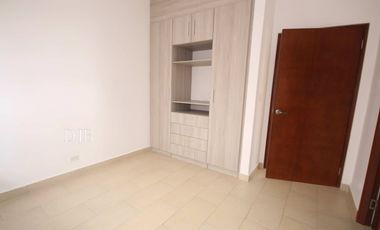 VENTA DE CASA DE ESQUINA NUEVA EN COSTA SUR