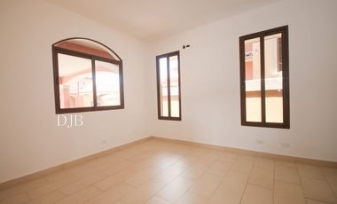 VENTA DE CASA DE ESQUINA NUEVA EN COSTA SUR