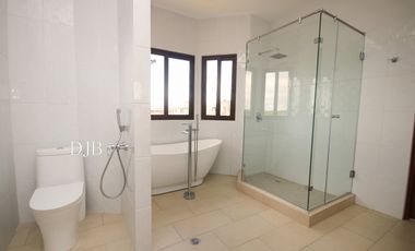 VENTA DE CASA DE ESQUINA NUEVA EN COSTA SUR