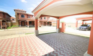 VENTA DE CASA DE ESQUINA NUEVA EN COSTA SUR