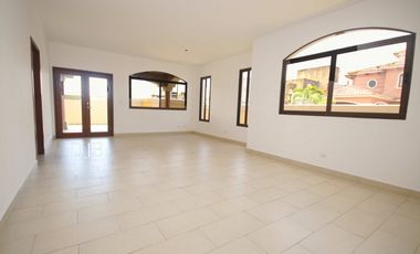 VENTA DE CASA DE ESQUINA NUEVA EN COSTA SUR