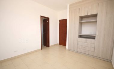 VENTA DE CASA DE ESQUINA NUEVA EN COSTA SUR