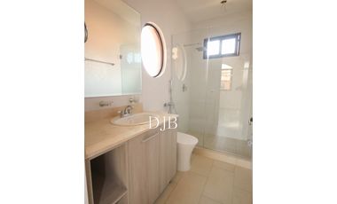 VENTA DE CASA DE ESQUINA NUEVA EN COSTA SUR