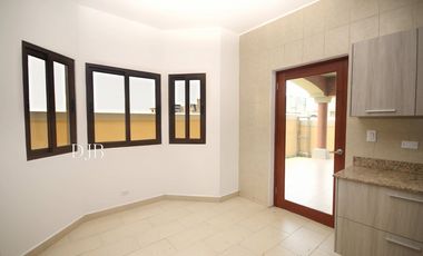 VENTA DE CASA DE ESQUINA NUEVA EN COSTA SUR