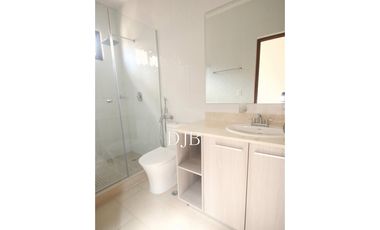 VENTA DE CASA DE ESQUINA NUEVA EN COSTA SUR