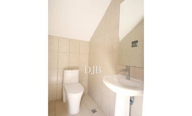 VENTA DE CASA DE ESQUINA NUEVA EN COSTA SUR