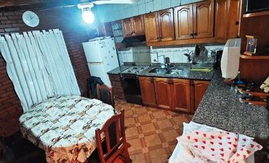 Departamento Tipo Casa en venta en Villa Adelina