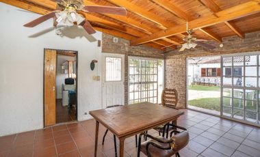 CASA EN VENTA 4 AMBIENTES CON JARDIN QUILMES OESTE