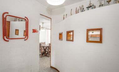 CASA EN VENTA 4 AMBIENTES CON JARDIN QUILMES OESTE