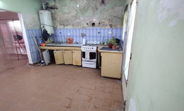 Venta casa 3 ambientes con cochera en Varela