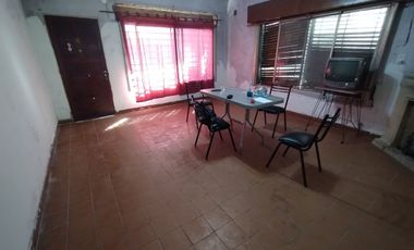 Venta casa 3 ambientes con cochera en Varela