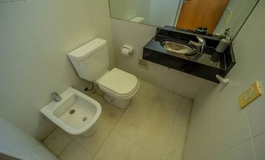VENTA IMPONENTE CASA 7 AMB.  BARRIO SAN JOAQUIN